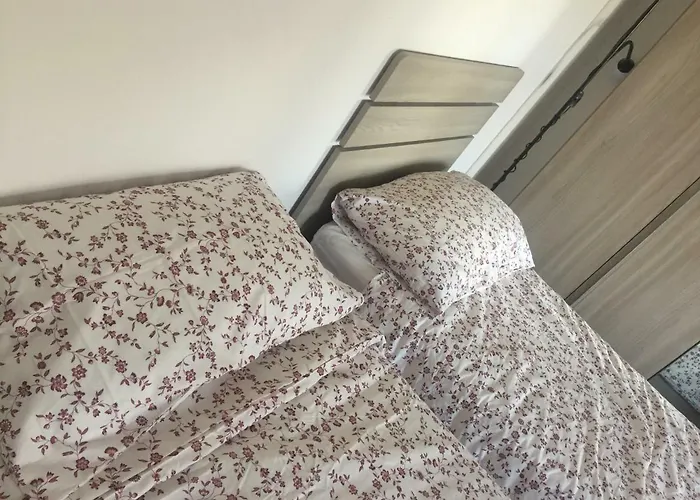 Bed & Breakfast Female Dormitory For Only Female Roma